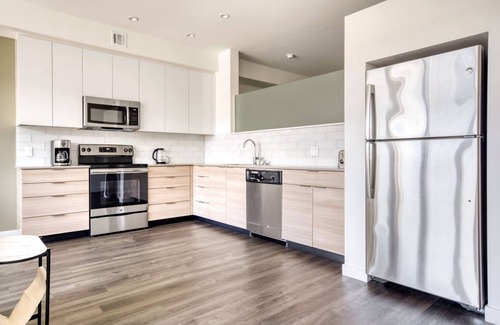 Southwest Berkeley Apartamento | Amazing Berkeley 1BR w/ Gym, W/D & Roof, near Highways, by Blueground