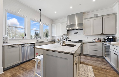 Palm Valley Casa | Amazing Coastal Farmhouse Retreat between Ocean & Intercoastal and close to TPC!