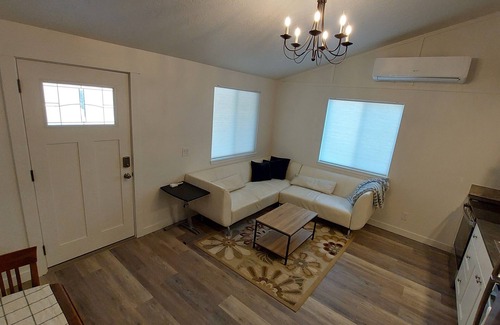 Salem Cabaña | Amazing Cottage in a peaceful and secluded location in West Salem.