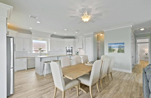 Pensacola Beach Casa | Nueva casa de lujo de 6 dormitorios / 6 baños. Duerme 22! ¡Llame a un especialista en vacaciones hoy!