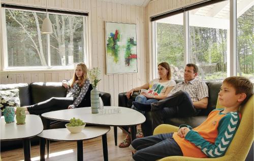 Fjellerup Strand Casa | Amazing Home In Glesborg With Sauna