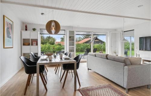 Hojslev Casa | Amazing Home In Højslev With Kitchen
