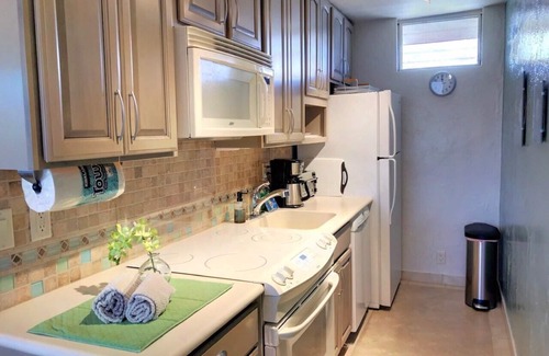 Kihei Condominio | AMAZING HOTEL ZONED BEACH FRONT CONDO ON SUGAR BEACH. RESERVE WITH CONFIDENCE!