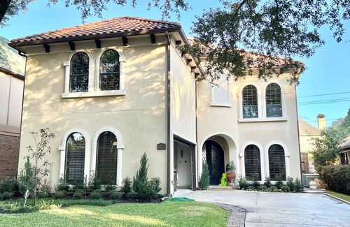 Park Cities Villa | Amazing Mediterranean style Villa in Highland Park with POOL!!! Heart of Dallas