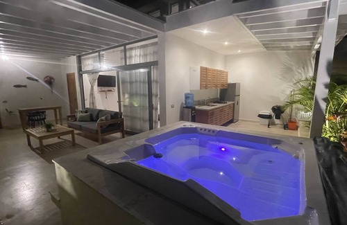 Puerto Bahia Apartamento | Suite w/ jacuzzi & ocean view