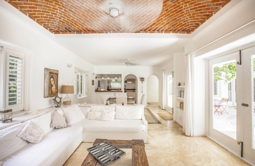 Área de Playacar Fase I Villa | ¡Increíble "Villa Los Ángeles" con comodidades de hotel y junto a la playa!