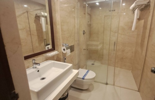 Nungambakkam Hotel | Amber Hotel Nungambakkam