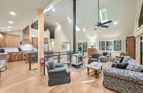 Weaverville Apartamento | Amenity-Packed Holiday Home