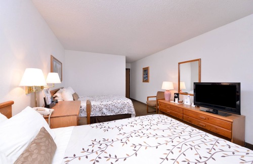 International Falls Hotel | Americas Best Value Inn & Suites International Falls