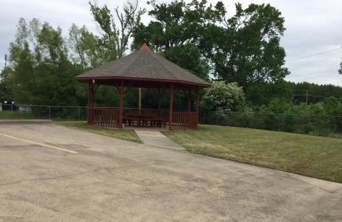 Cabot Hotel | Americas Best Value Inn Cabot