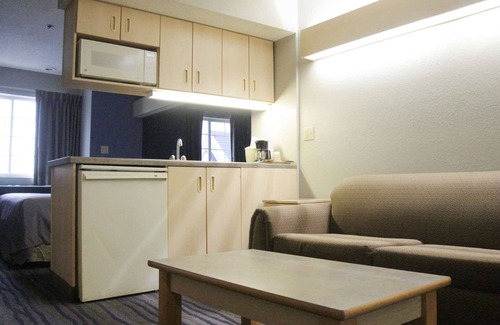 Jackson Hotel | Americas Best Value Inn & Suites Jackson, TN