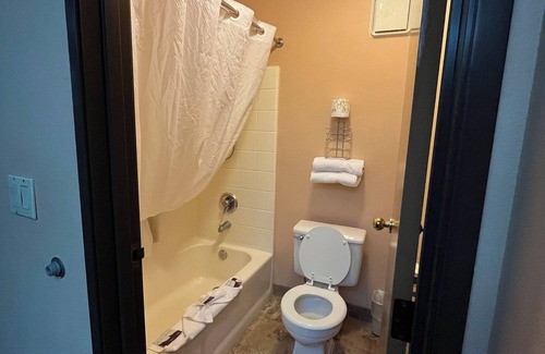 Forest Grove Hotel | Americas Best Value Inn & Suites Forest Grove Hillsboro