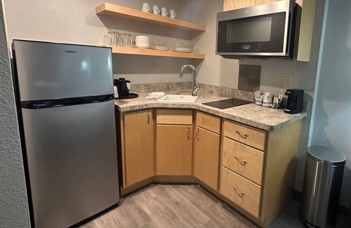 Menominee Hotel | AmericInn by Wyndham Menominee