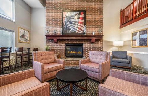 Mounds View Hotel | AmericInn by Wyndham Mounds View Minneapolis