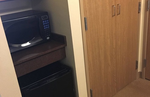 Monmouth Hotel | AmericInn by Wyndham Monmouth