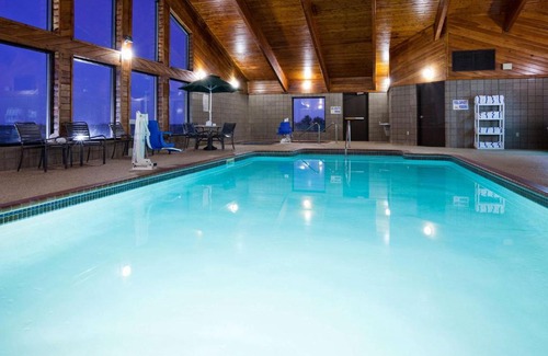 Osceola Hotel | AmericInn by Wyndham Osceola