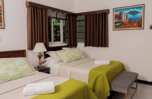 Flores Hotel | AMINA Inn