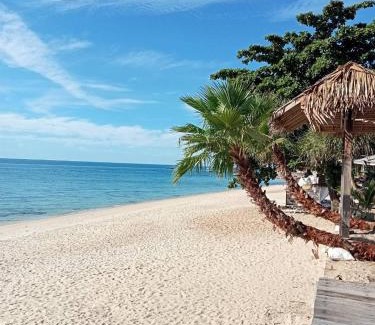 Maret Complejo | Amity Beach Resort