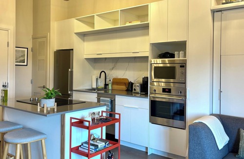 Stratford Apartamento | An apartment with full kitchen at the historic Bradshaw Lofts, Stratford