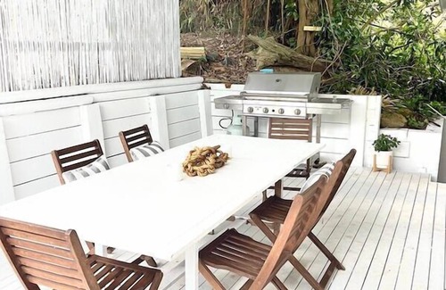 Dunwich Casa | An original miners shack on Minjerribah;