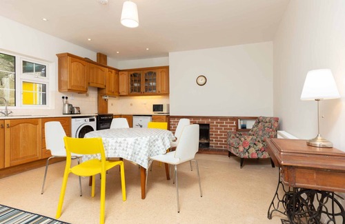 Dingle Casa | An Searrach Holiday Home Dingle by Interhome