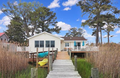 Deep Hole Casa | An Unfettered View - Beautiful ranch w/boat dock!