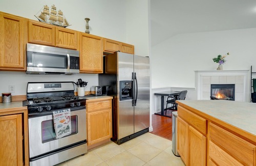 Campbell Park Condominio | Anchorage Condo w/ Mountain View: 6 Mi to Downtown