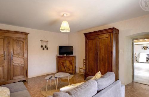 Chalmazel-Jeansagniere Casa | Ancienne ferme rénovée avec jardin, charme et confort authentique - FR-1-496-249