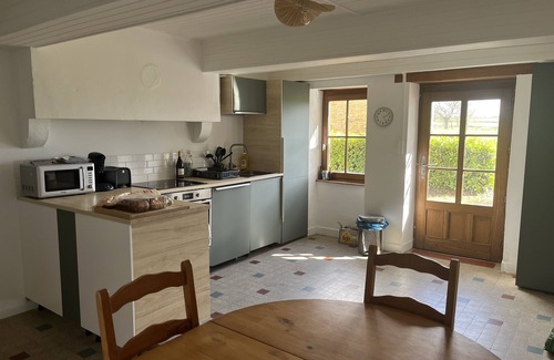 Saint-Julien-de-Civry Casa | Ancienne Ferme Rénovée Avec Piscine Privée au Calme Absolu sud Bourgogne