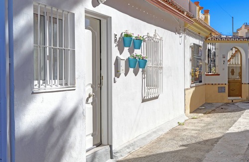 Torremolinos Apartamento | Andalusian Apartment By Seric