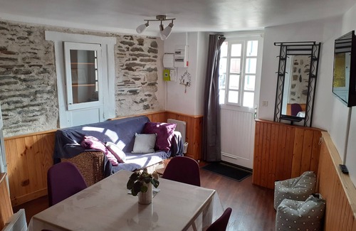 Josselin Casa | Angel's'unusual 2-star gîte in the heart of Josselin