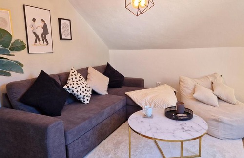 Doebriach Apartamento | Angerpartments-Sonnige große Wohnung mit Balkon und kostenlosen Parkplatz