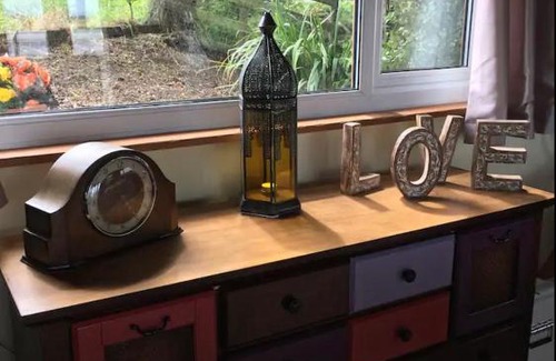 Llanasa Hotel | Angies Den - quirky cabin with hot tub & views