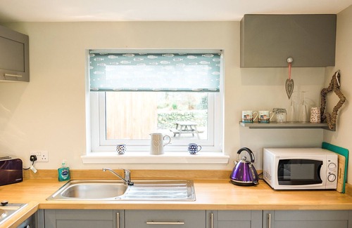 Gatehouse-of-Fleet Cabaña | Annabelles Den - a pod that sleeps 2 guests in 1 bedroom