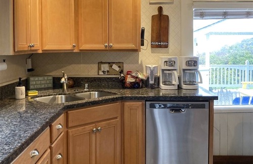 Fort Bragg Casa | Annie`s Beach House - A historic and cozy rental just minutes away from the beach!