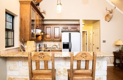 San Saba Casa | ANTLER OAKS CABIN