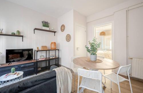 San Martín del Rey Aurelio Apartamento | Apartamento en Sotrondio cerca del río Nalón