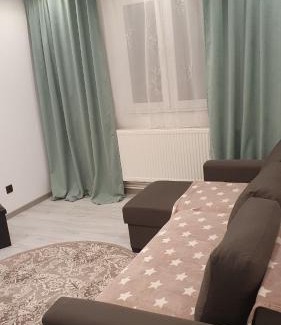 Lupeni Apartamento | Apartament Ella ,wifi inclus la Straja ,Lupeni !