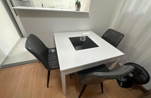 Cachoeira das Garcas Apartamento | Apartamento com 2 dormitórios, 1 vaga de garagem e mercadinho 24hrs, em ótima localização!