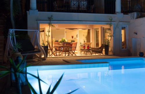 Linda-a-Velha Apartamento | Apartamento com Piscina