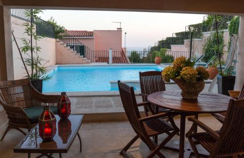 Linda-a-Velha Apartamento | Apartamento com Piscina