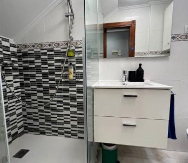 Castro Urdiales Apartamento | Apartamento con piscina a 100 m de la playa