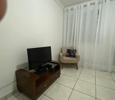 Veneza Apartamento | Apartamento inteiro 02 quartos, no térreo - hospeda confortavelmente até 6 pessoas - Ipatinga -MG