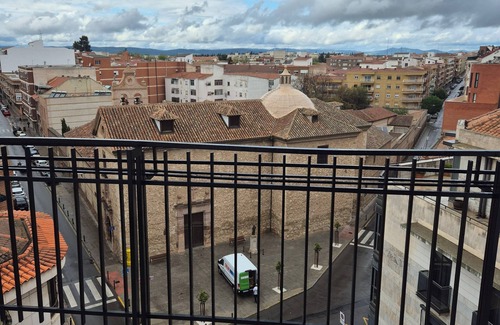 Ciudad Real Apartamento | Piso entero 4 dormitorios centrico. Totalmente nuevo moderno, elegante.