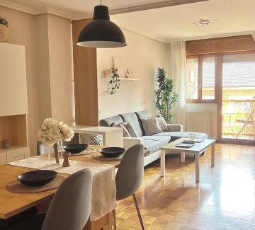 Las Campas y San Claudio Apartamento | Apartamento Ricardo Montes