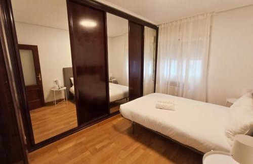 Las Campas y San Claudio Apartamento | Apartamento Tito Oviedo 621A