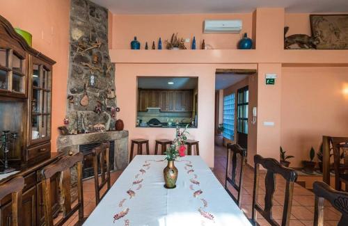 Villamiel Casa | Apartamentos & Casa Rural Boada con Jardin Interior y Barbacoa