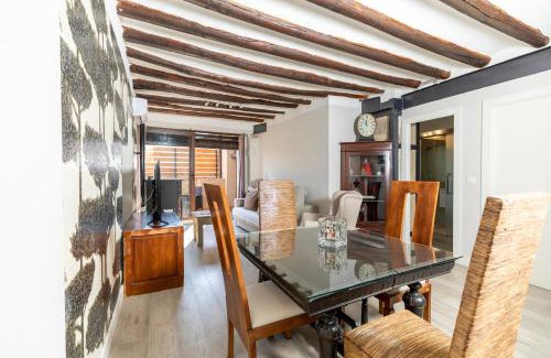 Adahuesca Apartamento | Apartamentos Vino Tinto y Restaurante Tomate Rosa