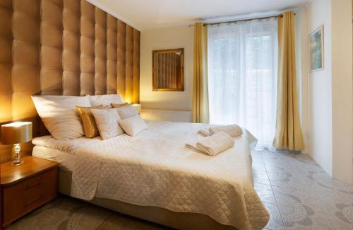 Kudowa Zdroj Casa | APARTAMENTY VILLA PIGMALION - sauna, jacuzzi, parking, ogród