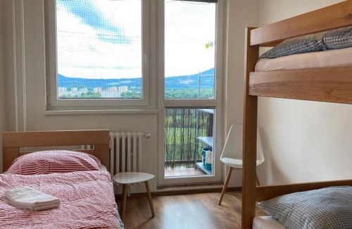 Ceska Lipa Apartamento | Apartman JakoDoma Zelený Gauč hlídané PARKOVÁNÍ u domu ZDARMA